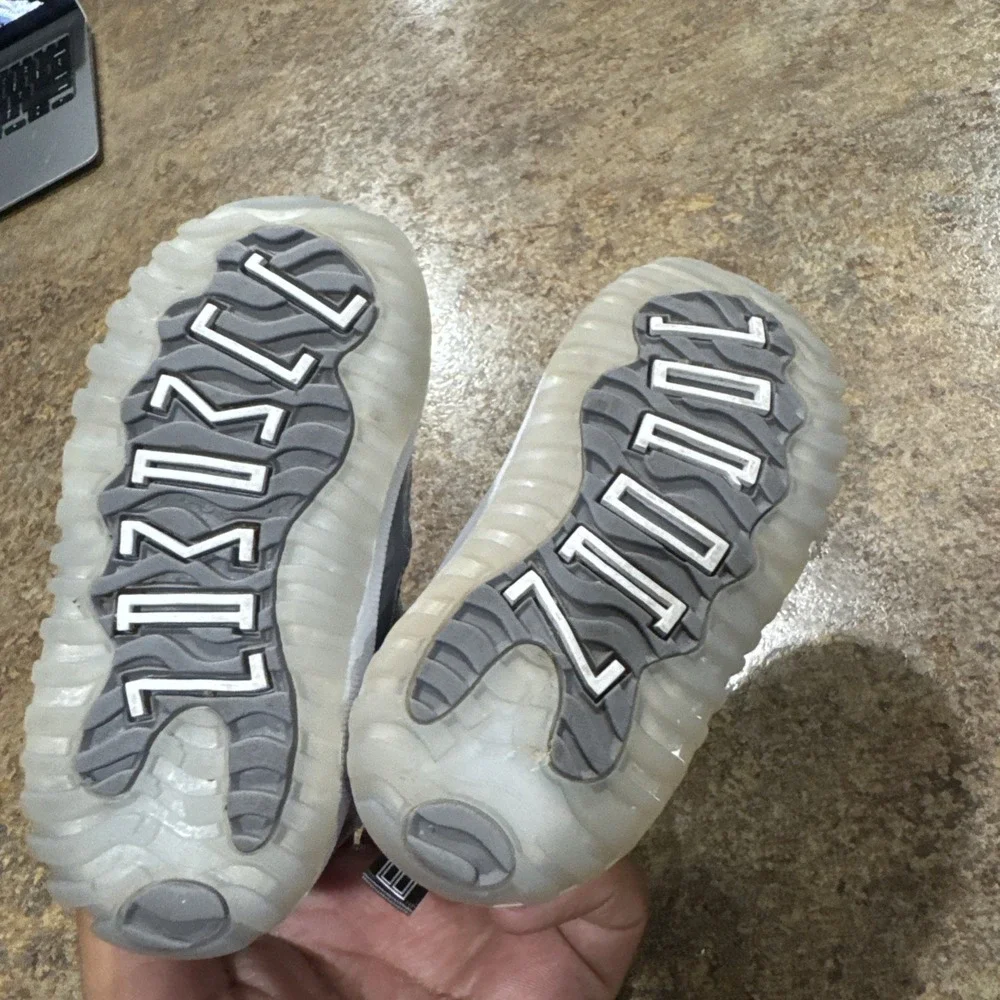 Jordan 11 Retro Cool Grey Kids Size 5c